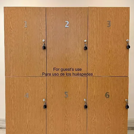 La Casa De La Alameda *