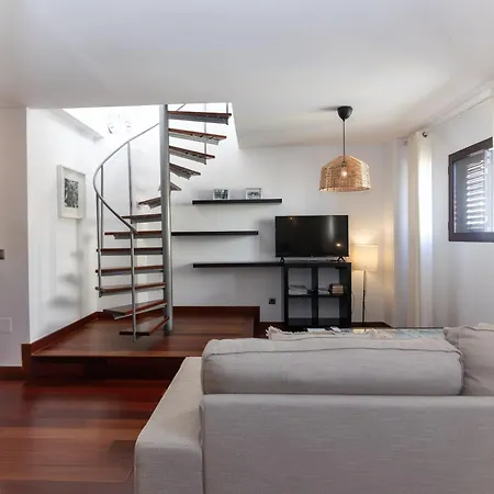 아파트 La Casa De La Alameda *